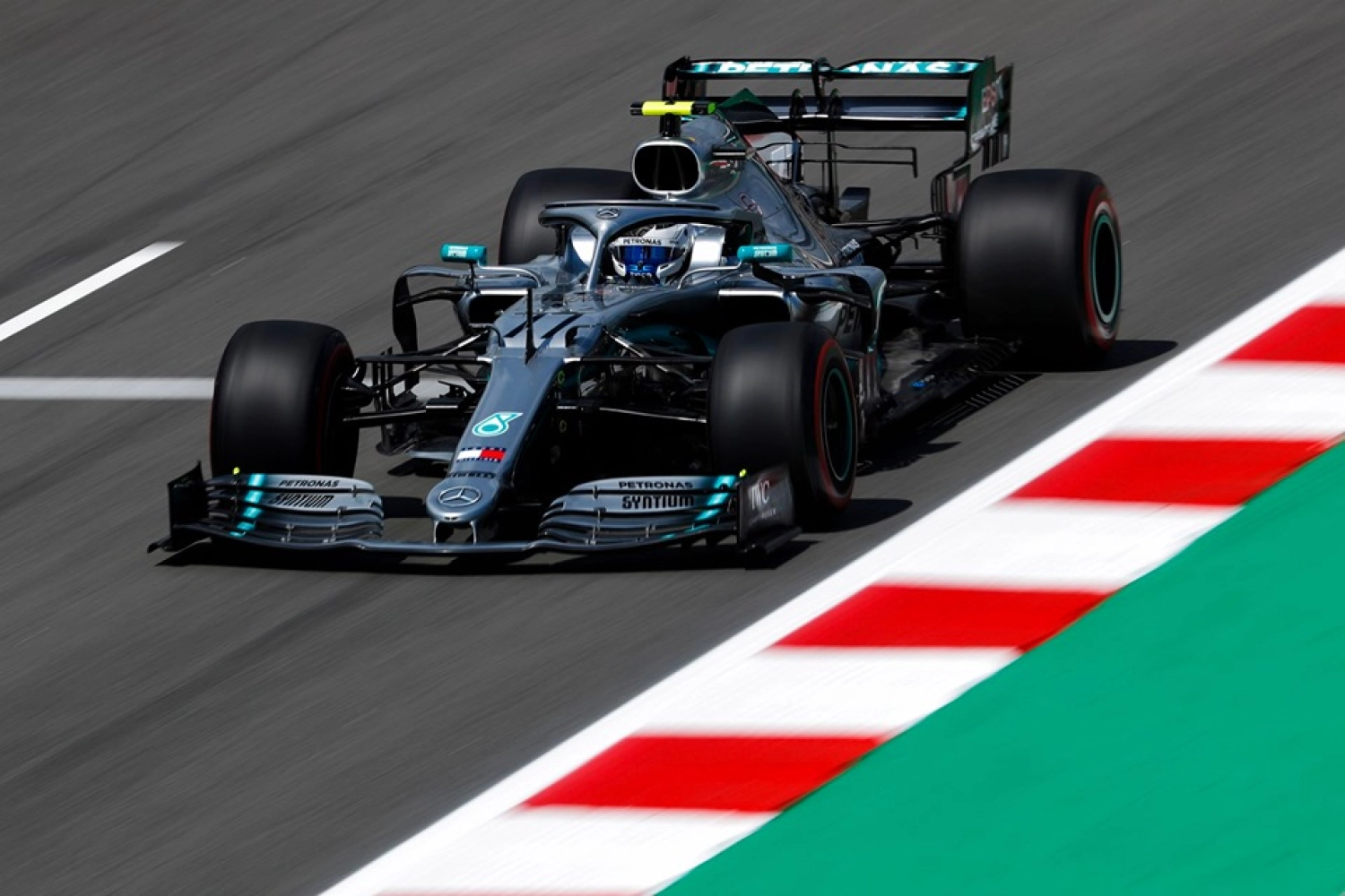 Japan – Free Practice 2: Bottas and Mercedes Strike Again, Verstappen Comes In-Between