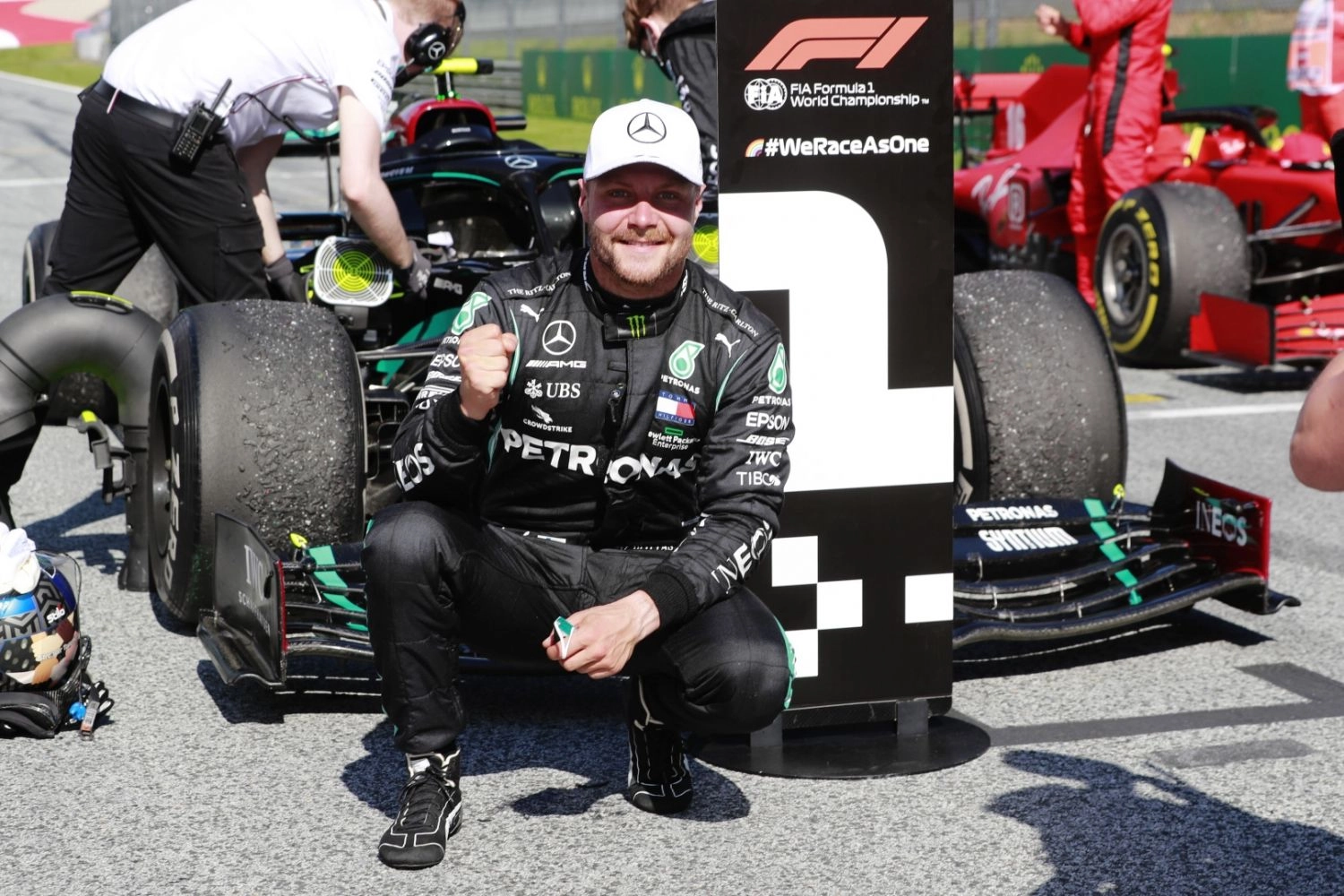 Valtteri Bottas will remain with Mercedes in 2021