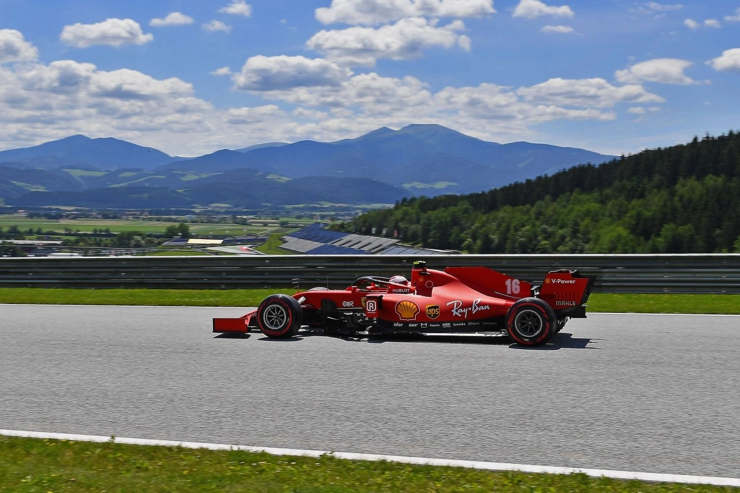 According to Toto Wolff, Ferrari could abandon the 2021 season