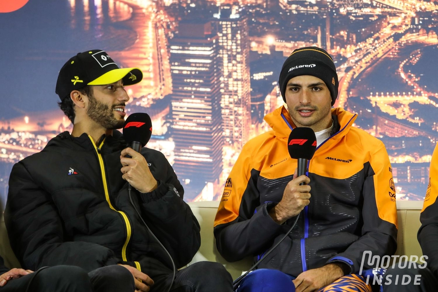 Official: Carlos Sainz signs with Ferrari for 2021