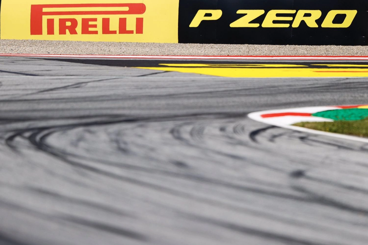 Pirelli to continue equipping Formula 1 single-seaters until 2024