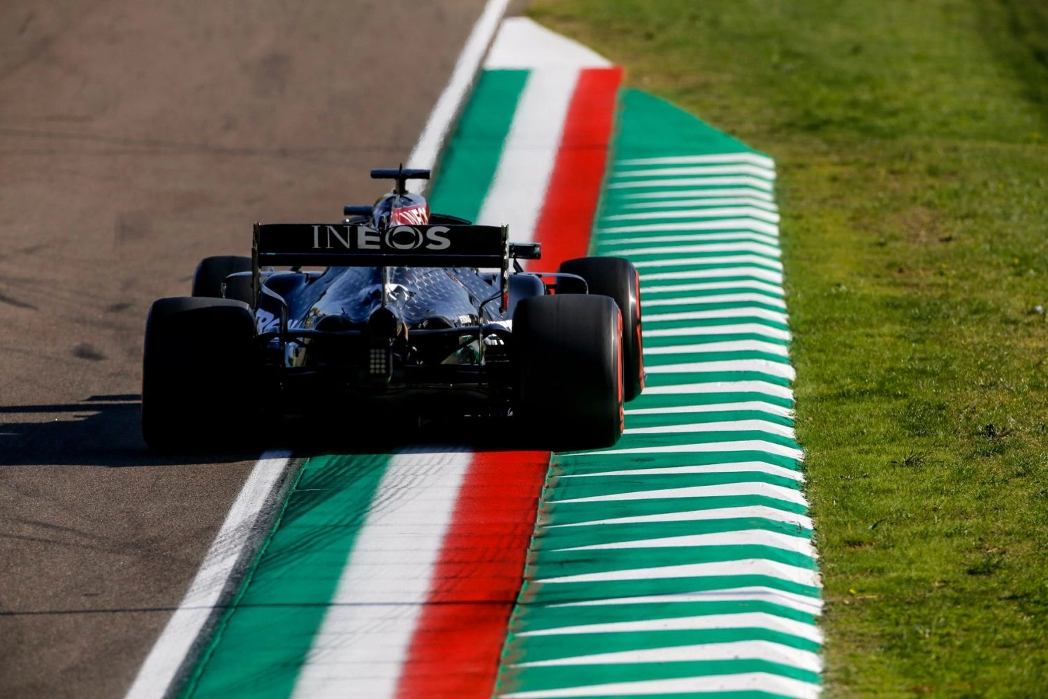 Gran Premio d’Emilia Romagna – Free Practice 1: The top three drivers within touching distance, Mazepin in the wall