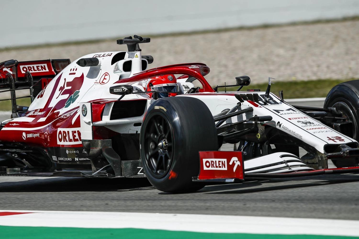 Testing of 18-inch Pirelli tires for Alfa Romeo, Alpine, and Red Bull
