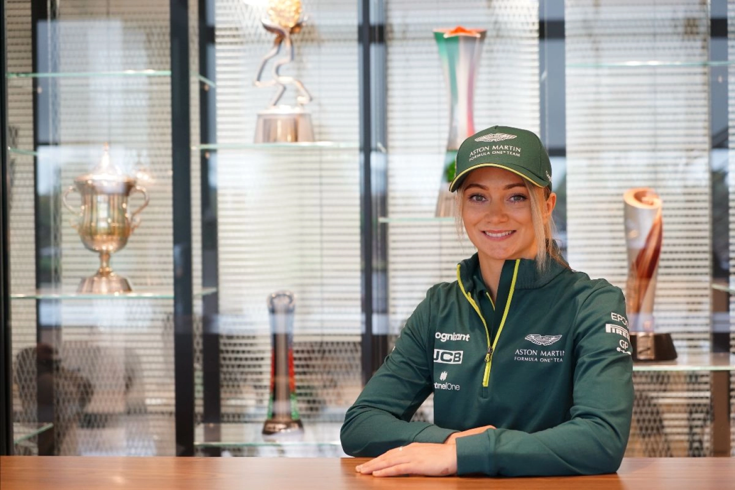 Jessica Hawkins becomes an ambassador driver for Aston Martin F1