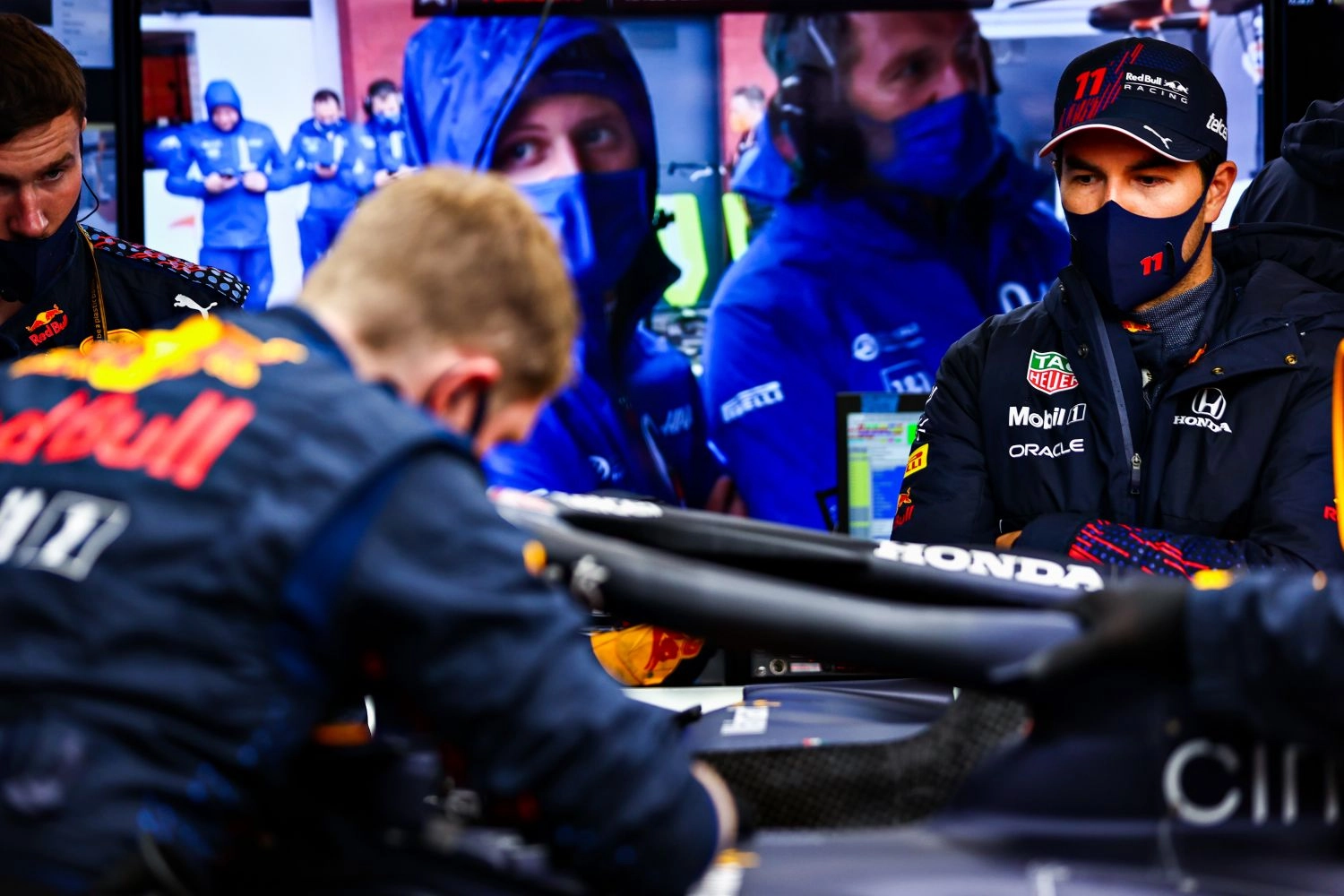 Sergio Perez salutes the work of his mechanics
