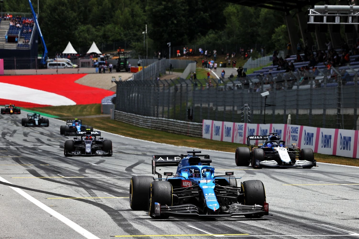 The teams must stop collaborating with each other according to Alpine