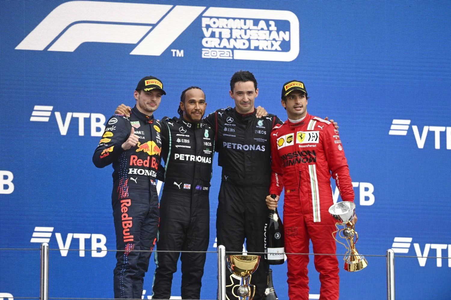 Standings after Russia: Hamilton regains the lead, Sainz overtakes his teammate