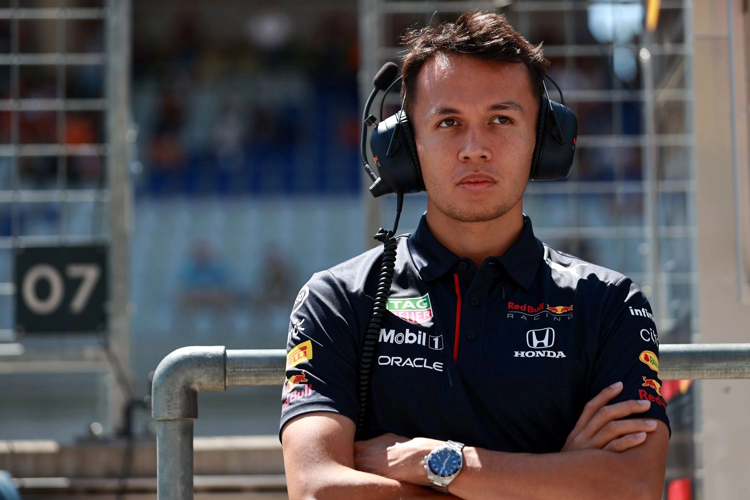 Red Bull keeps an option on Albon for 2023