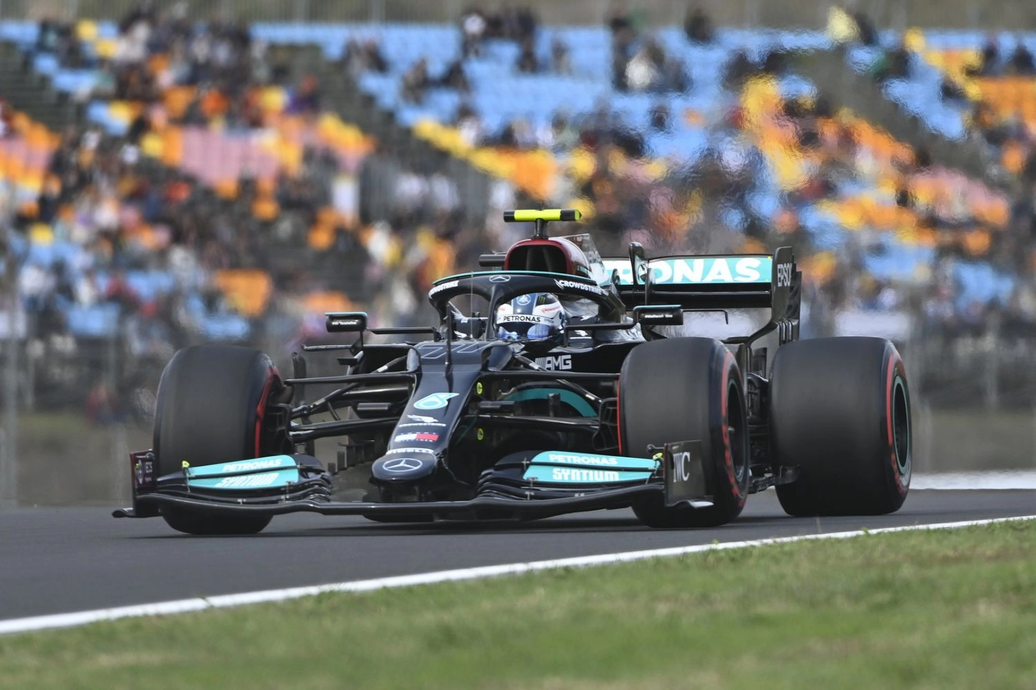 Turkish Grand Prix – Race: Valtteri Bottas triumphs in the rain