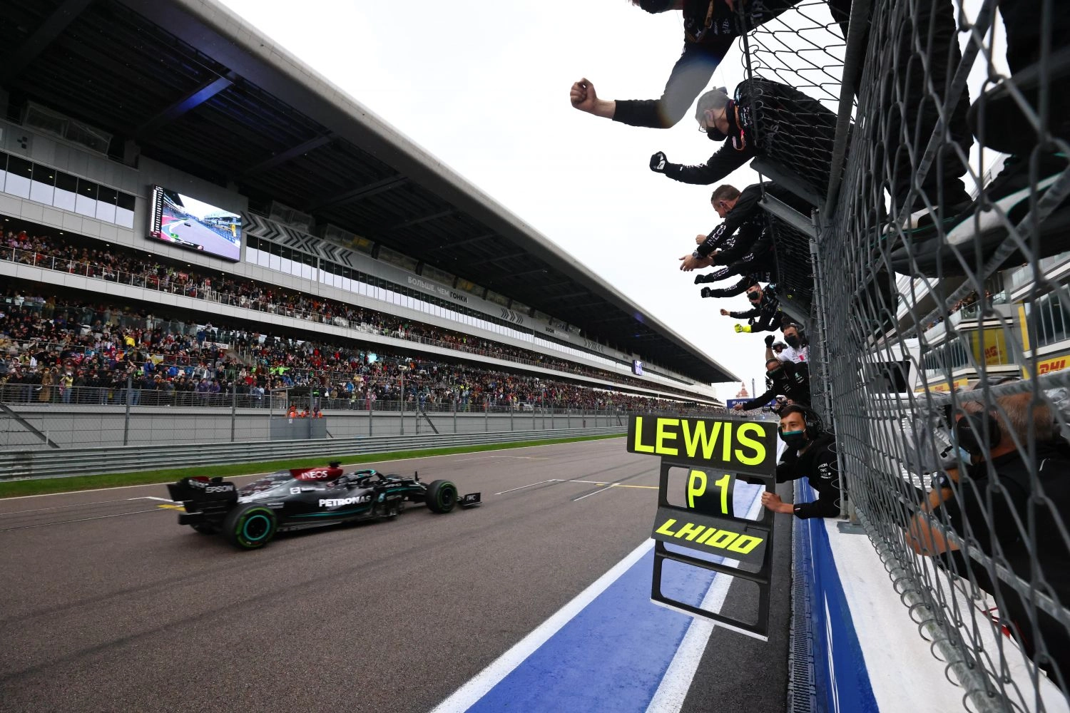 The paddock amazed by Lewis Hamilton’s 100th victory
