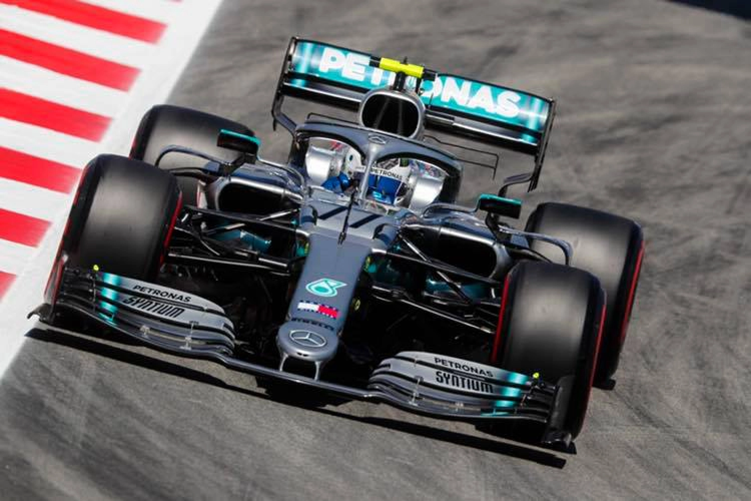 Mercedes back with a silver livery in 2022