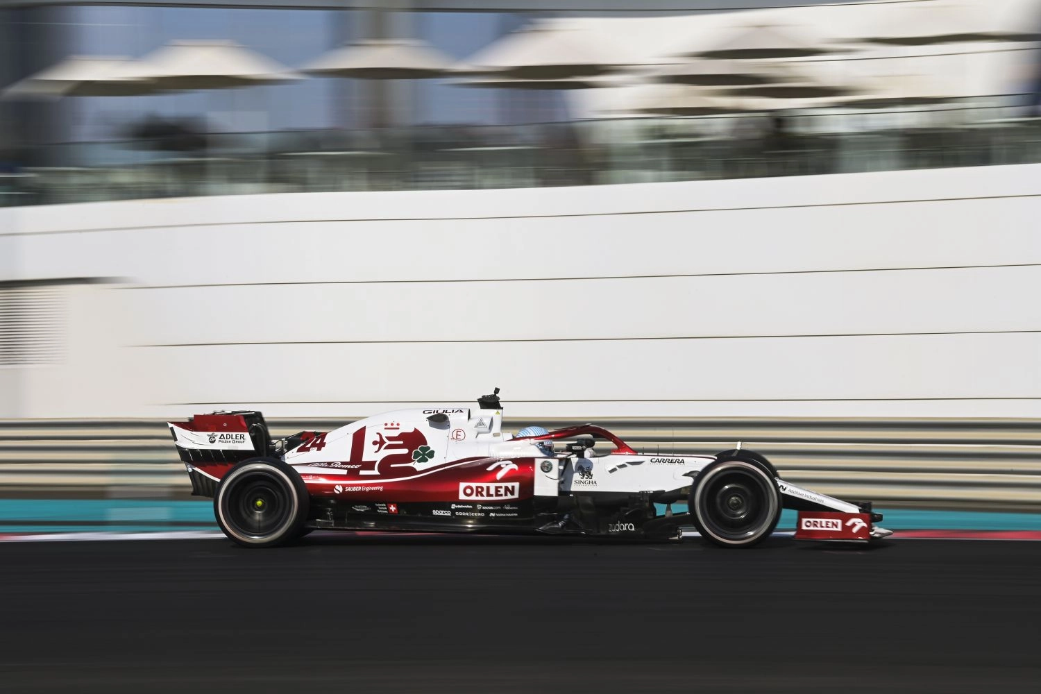 Zhou joins Alfa Romeo, a contract that opens the Chinese market to F1