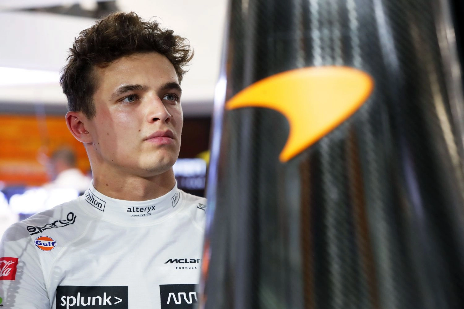 Norris criticizes the possibility of changing tires under a red flag