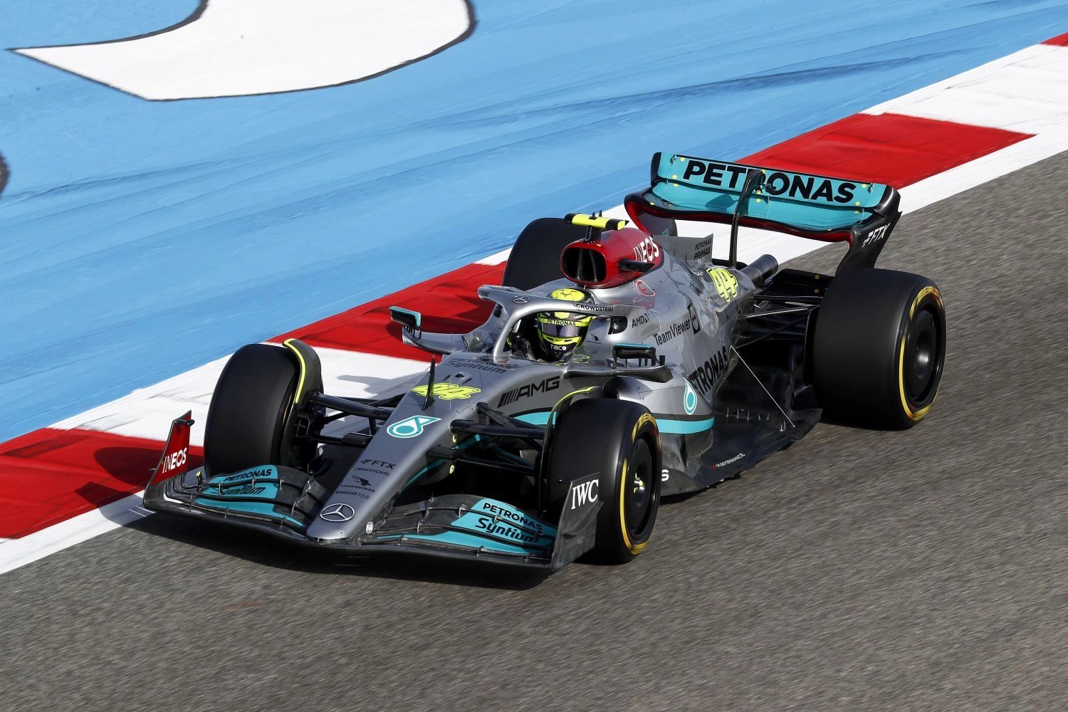 How to recognize the drivers on the track this season?