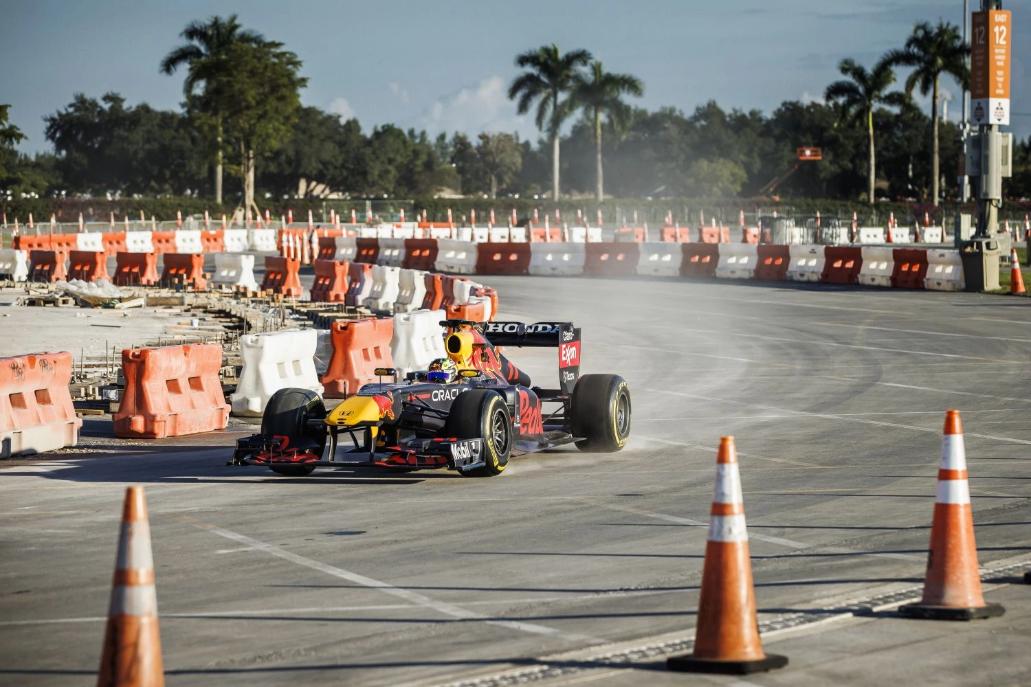 Sergio Perez is showing us the new Urban circuit of Miami