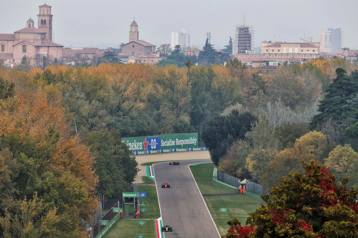 The Emilia-Romagna Grand Prix considers restricted access for the vaccinated