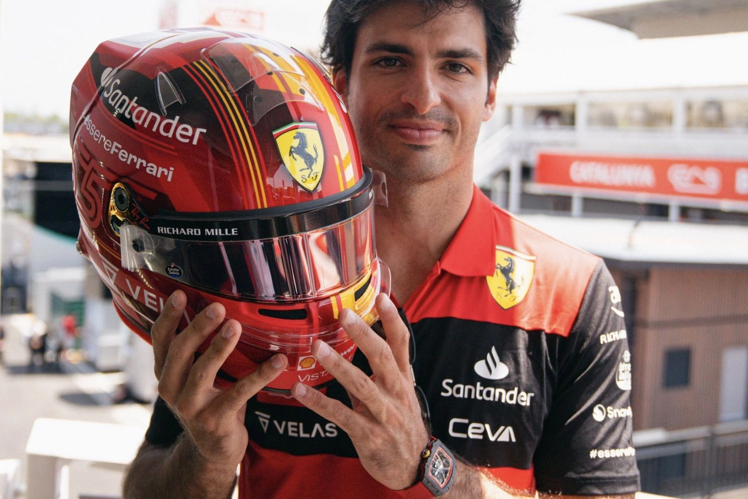 Special helmet for Carlos Sainz in Barcelona