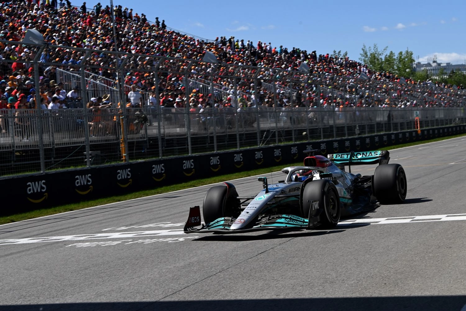 The ride height of the Mercedes is already at its maximum