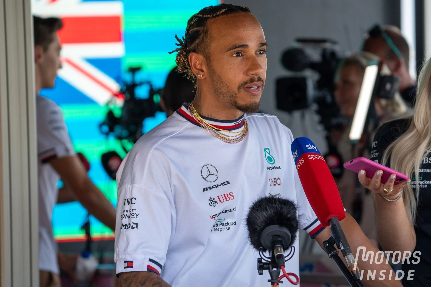 Hamilton brushes against Perez’s car in Parc Fermé and controversy arises (video)