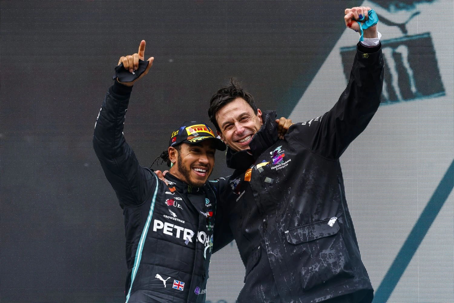 Mercedes will wait until winter to discuss Hamilton’s contract