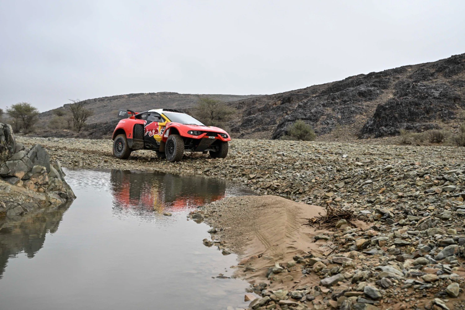 Dakar 2023 – Stage 4: Loeb narrowly prevails over Peterhansel