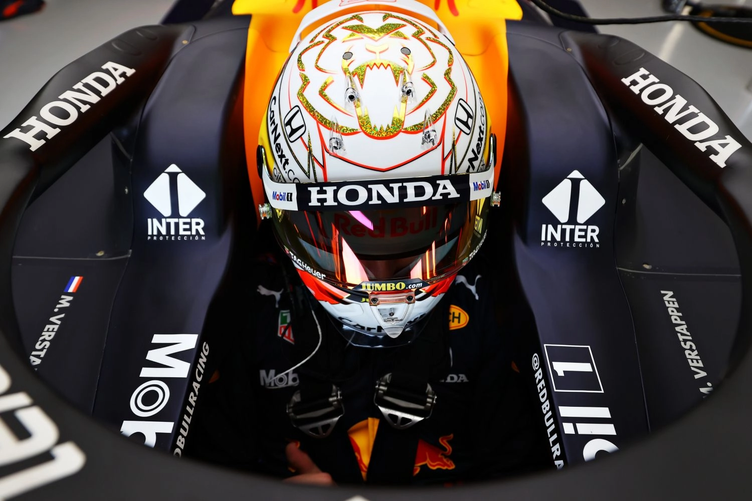 Red Bull RB18: see you in less than a week!