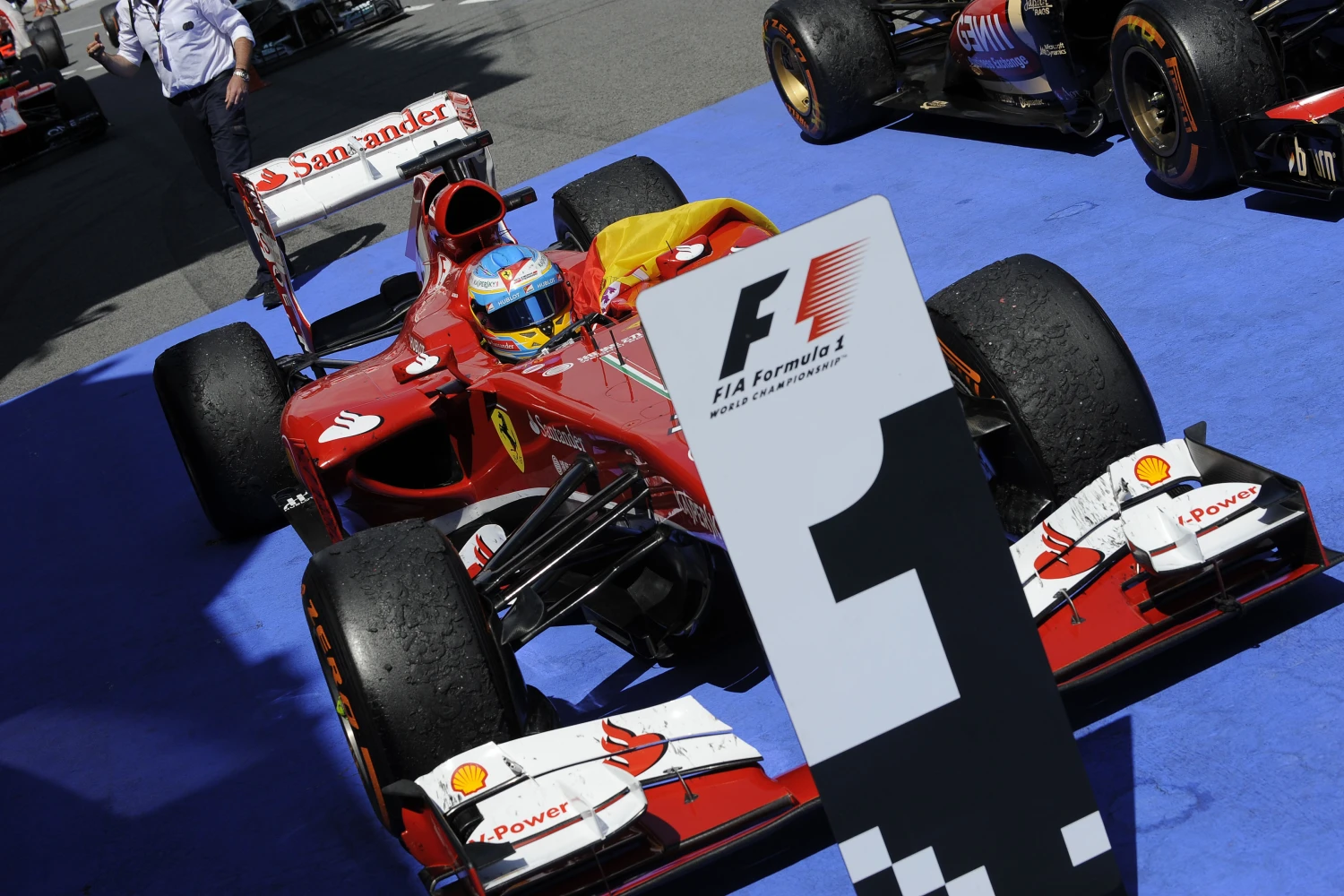 Verstappen believes that Alonso “should have already won many more races”