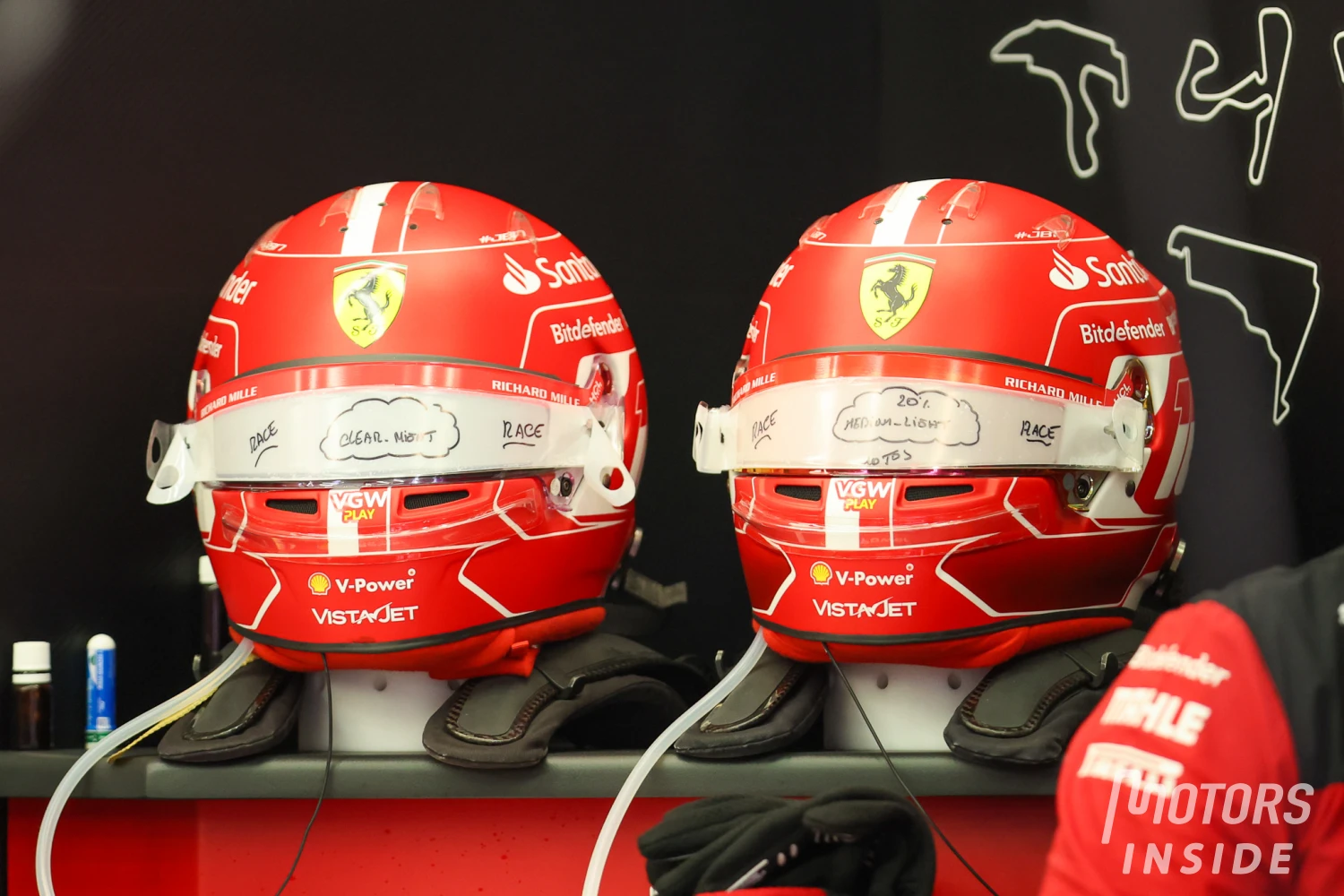 Young pilots, some are already equipped with the helmets of the elites, like in Formula 1