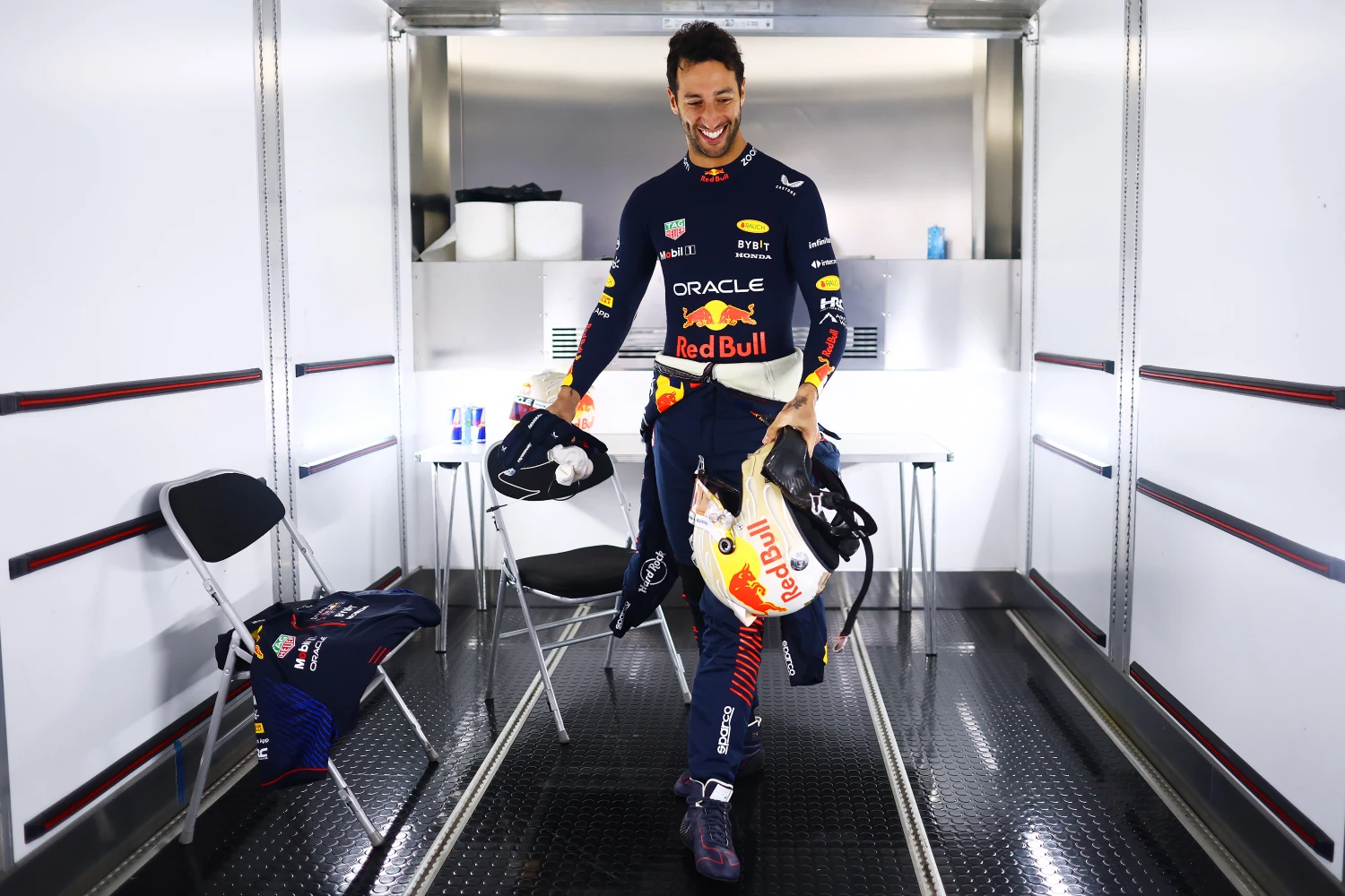 Official: Daniel Ricciardo replaces Nyck de Vries at AlphaTauri for the remainder of the season