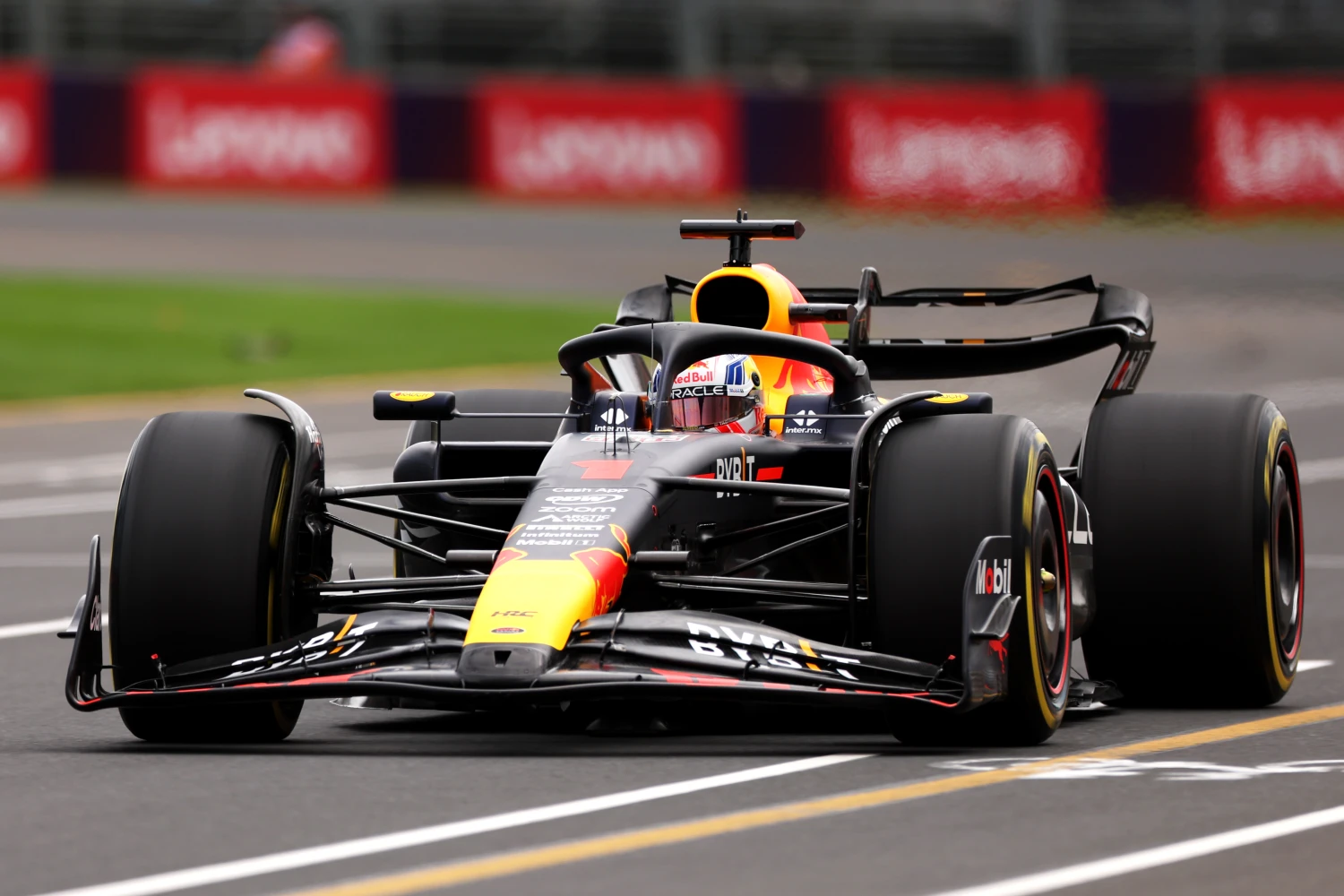 How does the DRS effect give Red Bull a “stunning” top speed?