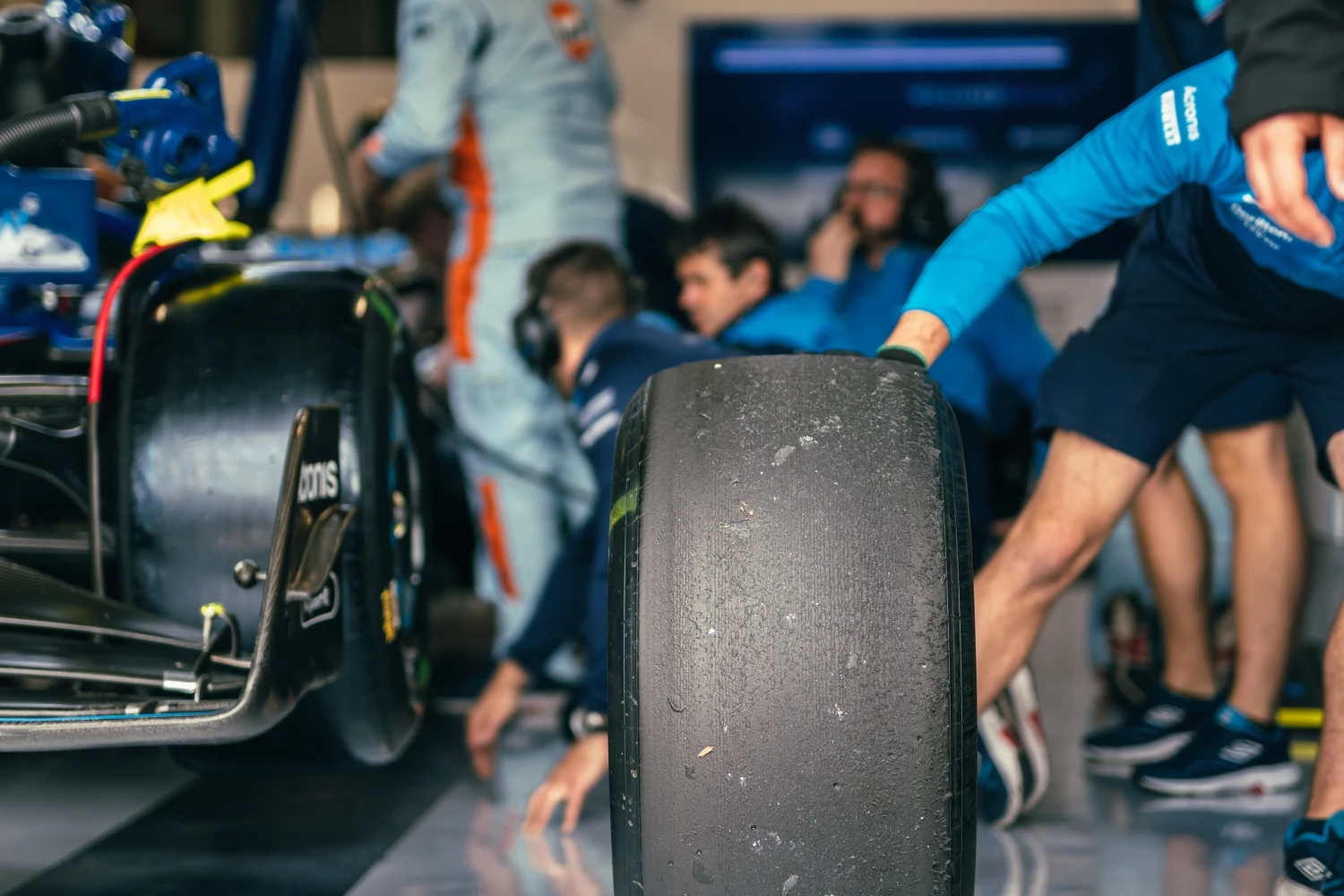 Pirelli tests: 3000 kilometers completed with 3 teams at Silverstone this week