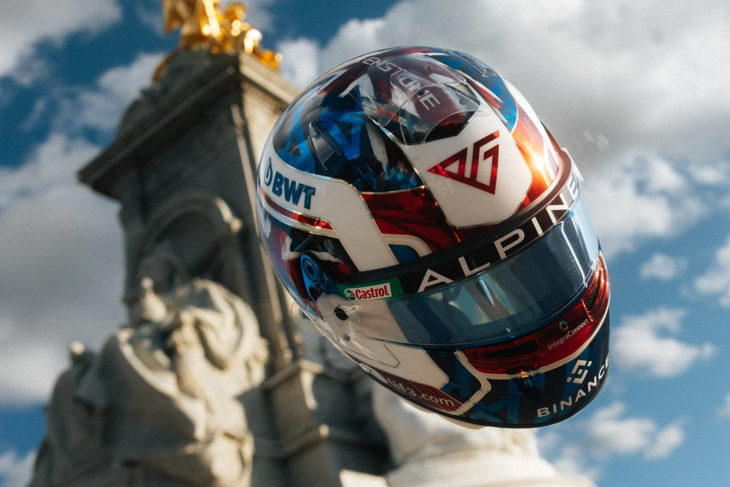 Several drivers wear special helmets for the British Grand Prix