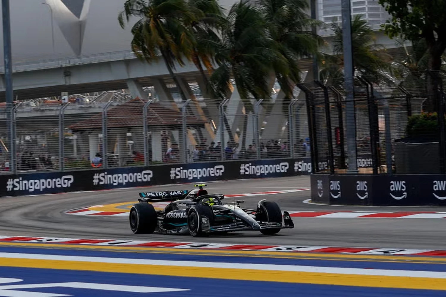 Lewis Hamilton very satisfied with his first day in Singapore