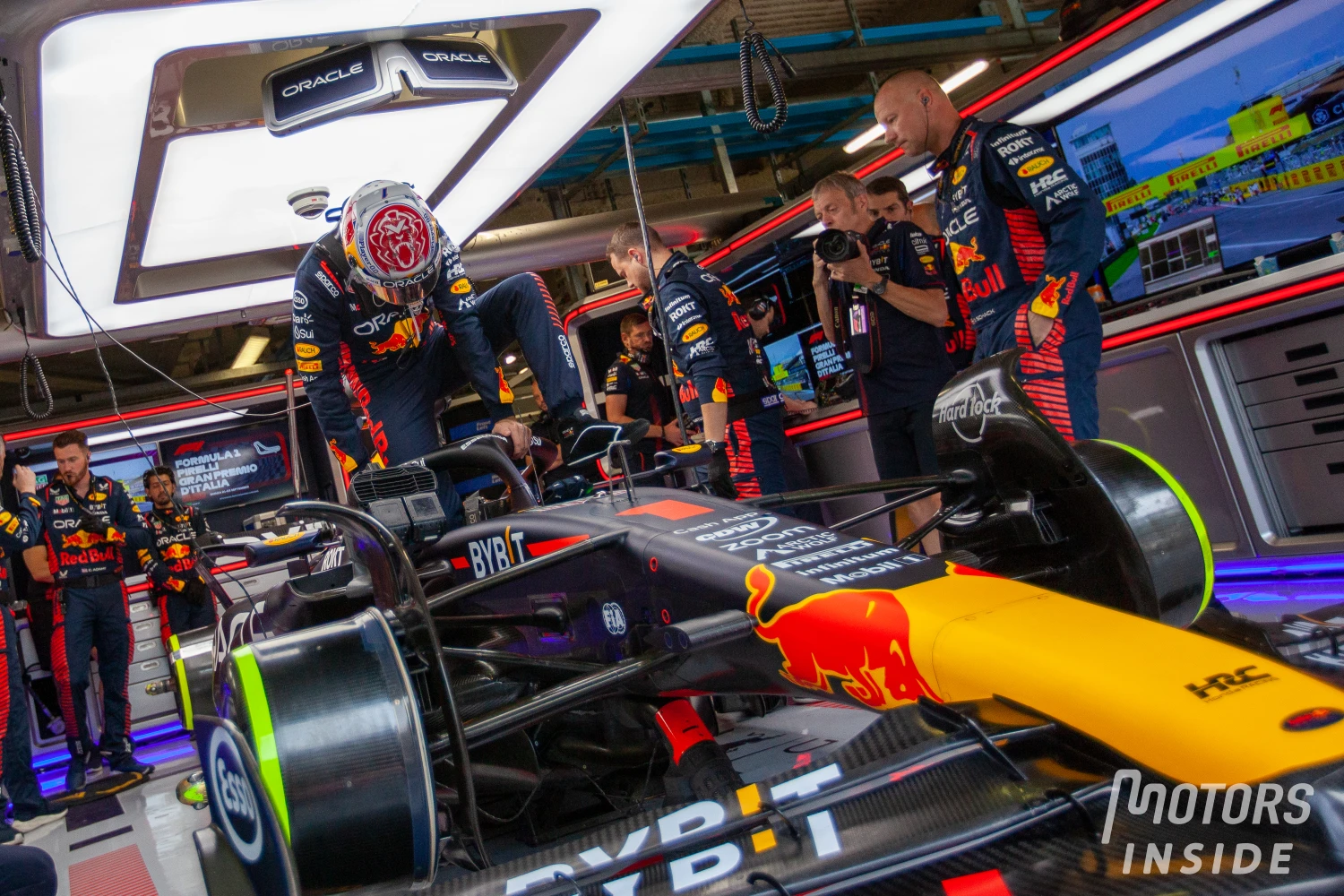 What conditions need to be met for Max Verstappen to become a triple world champion?