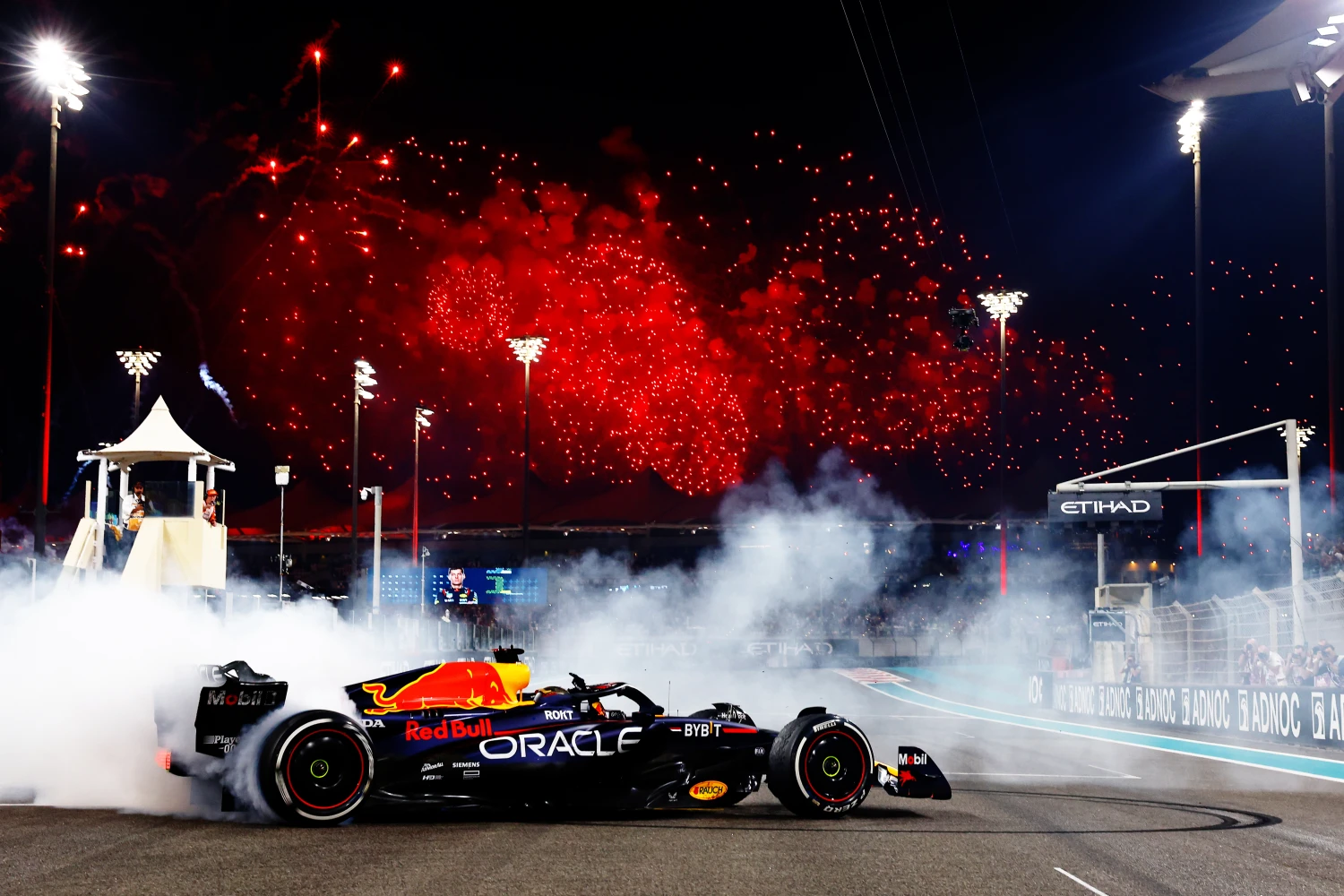 The best tweets from the Abu Dhabi Grand Prix