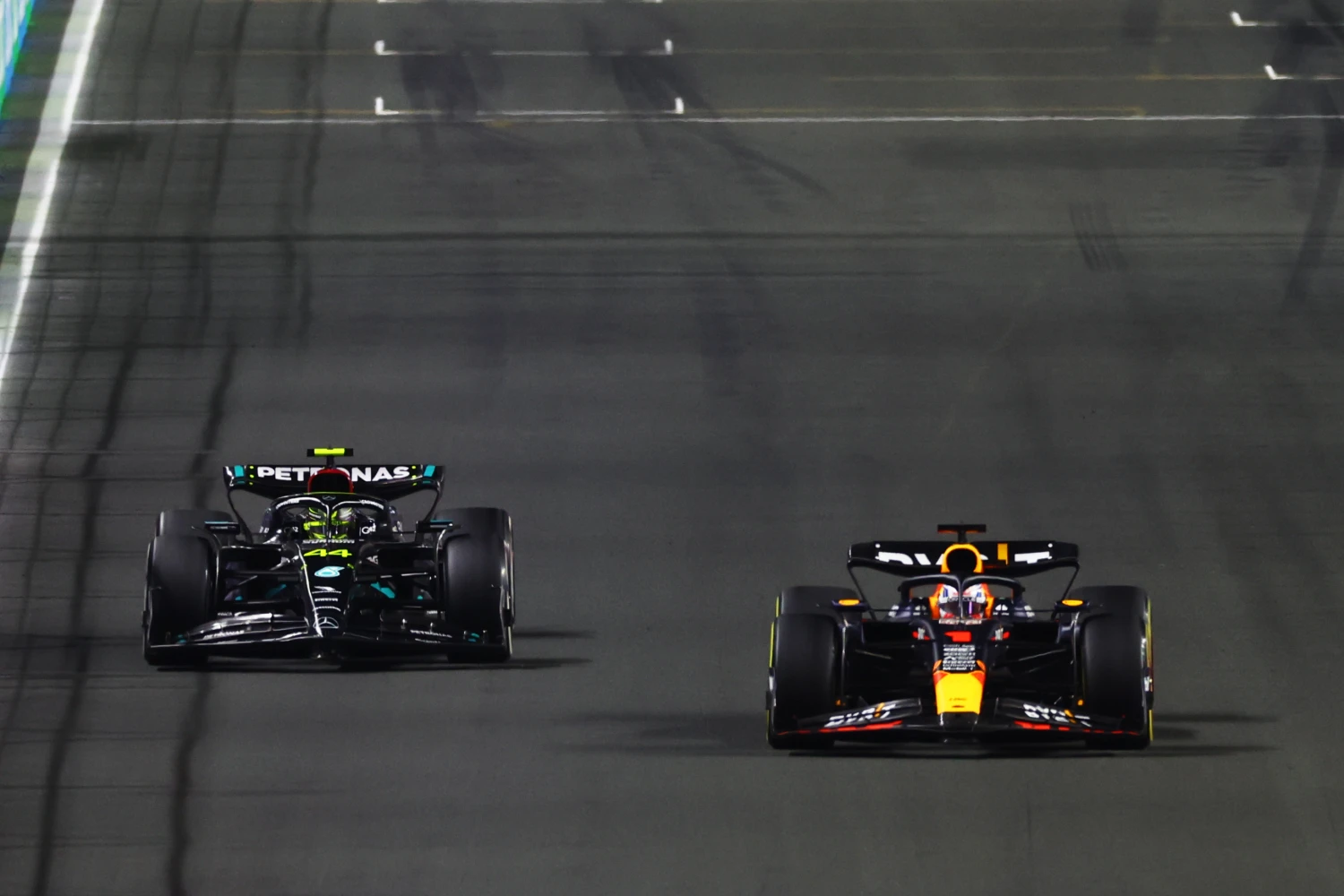 Hamilton on the RB19: “I’ve never seen a car as fast”