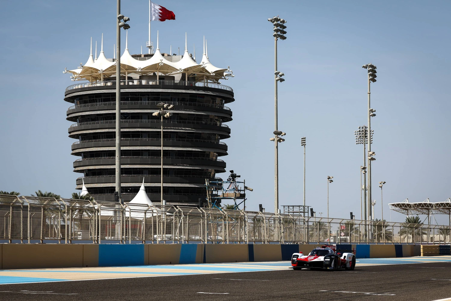 Toyota wants to finish the WEC season in style