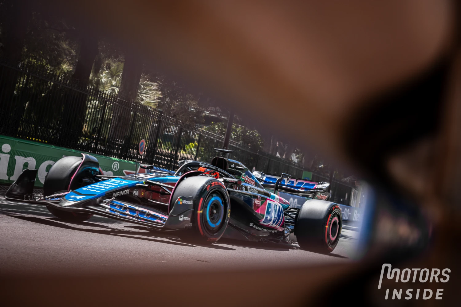 Esteban Ocon: « The car must follow on the other side »