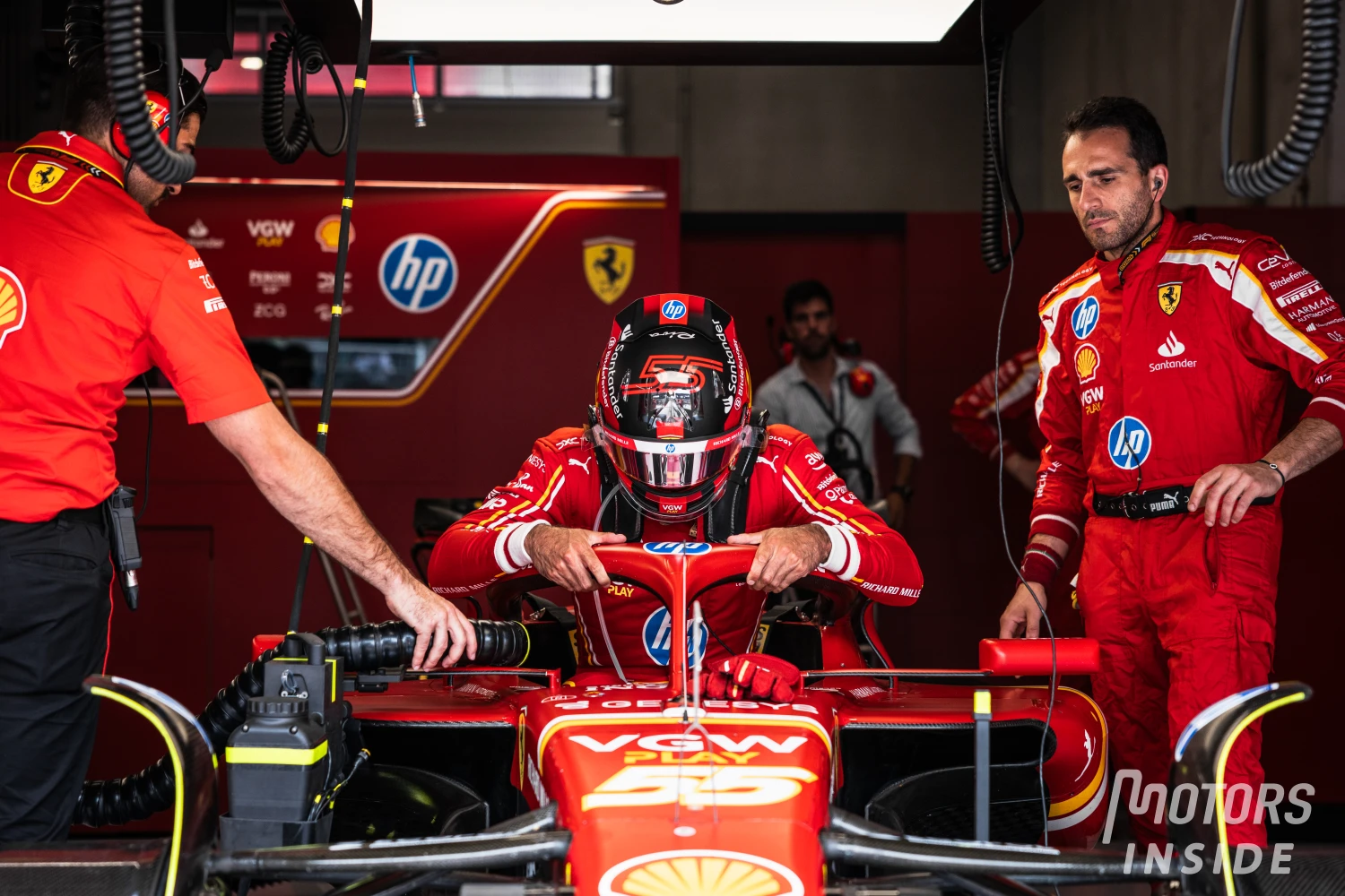 Discussions are intensifying between Alpine and Sainz