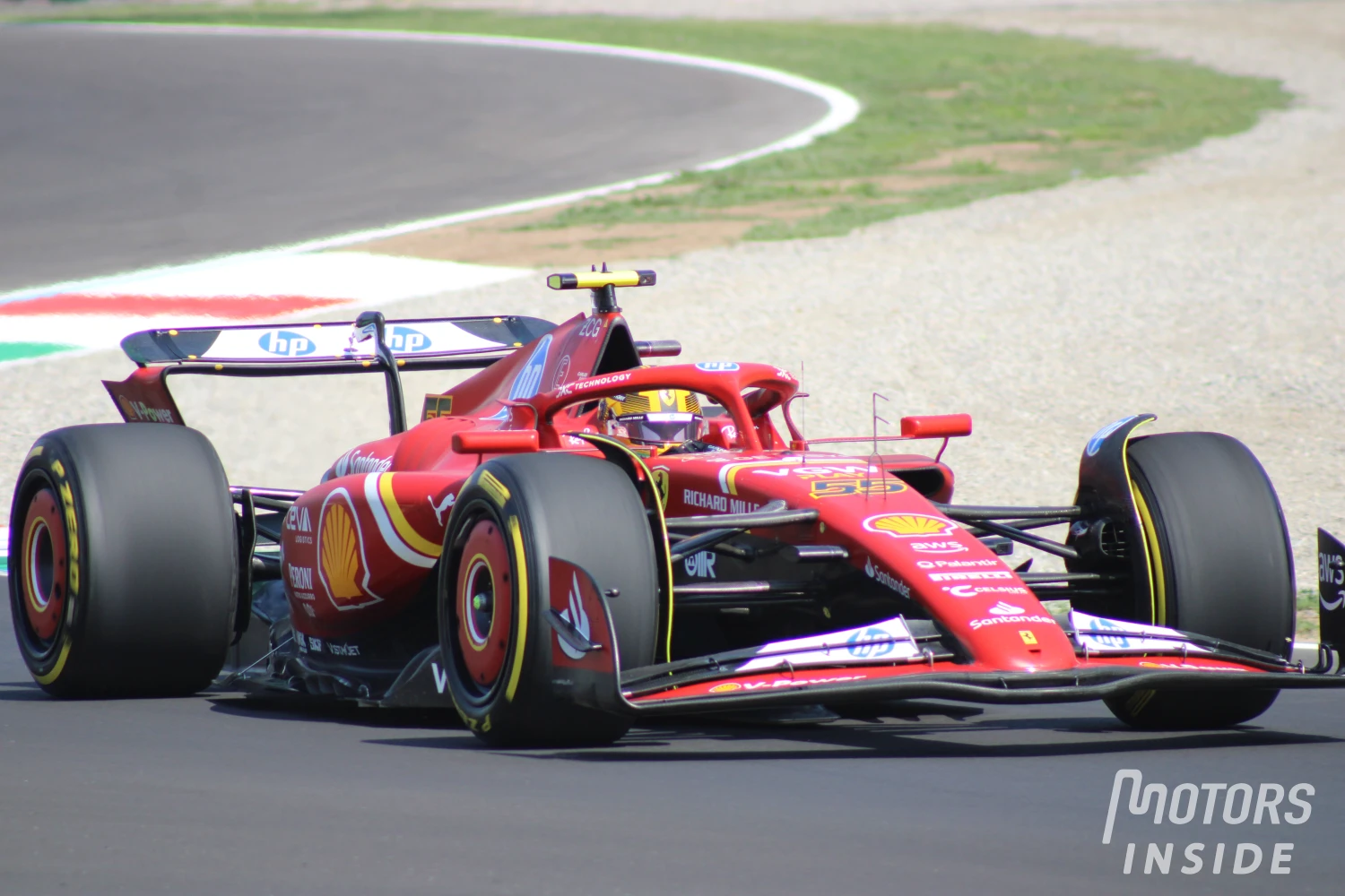 Carlos Sainz wants to score points to extend his time at Williams