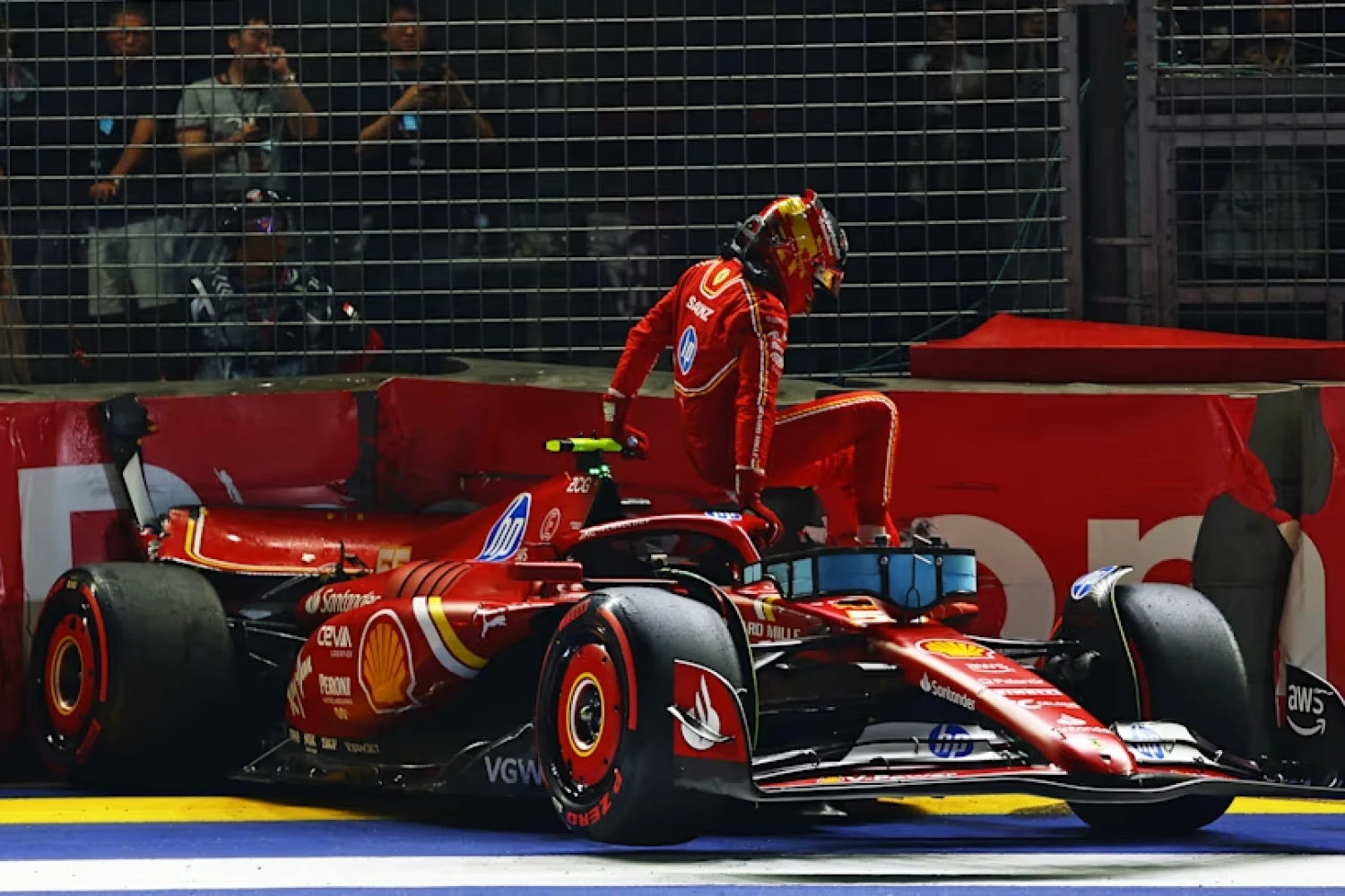 Huge fine for Carlos Sainz after his crash in qualifying
