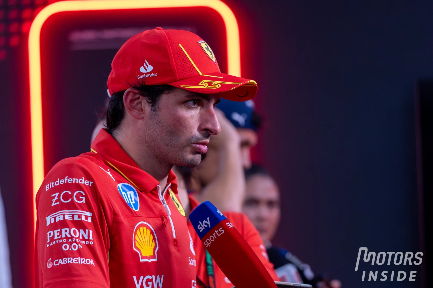 Sainz sees Ferrari still capable of being champion this season