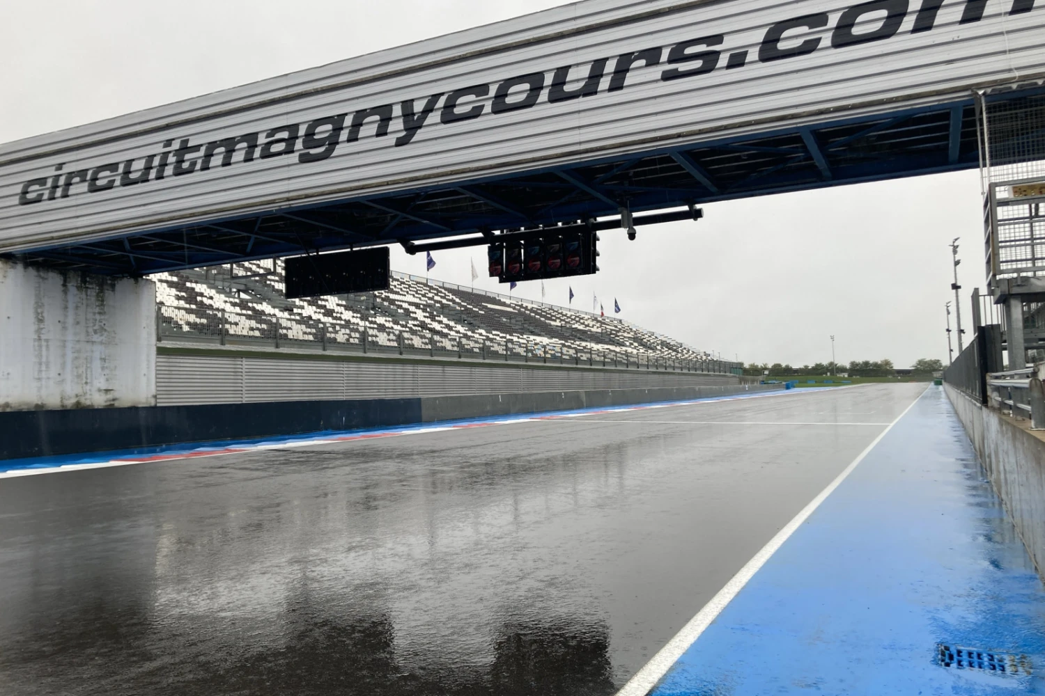 Tire tests disrupted by rain at Magny-Cours