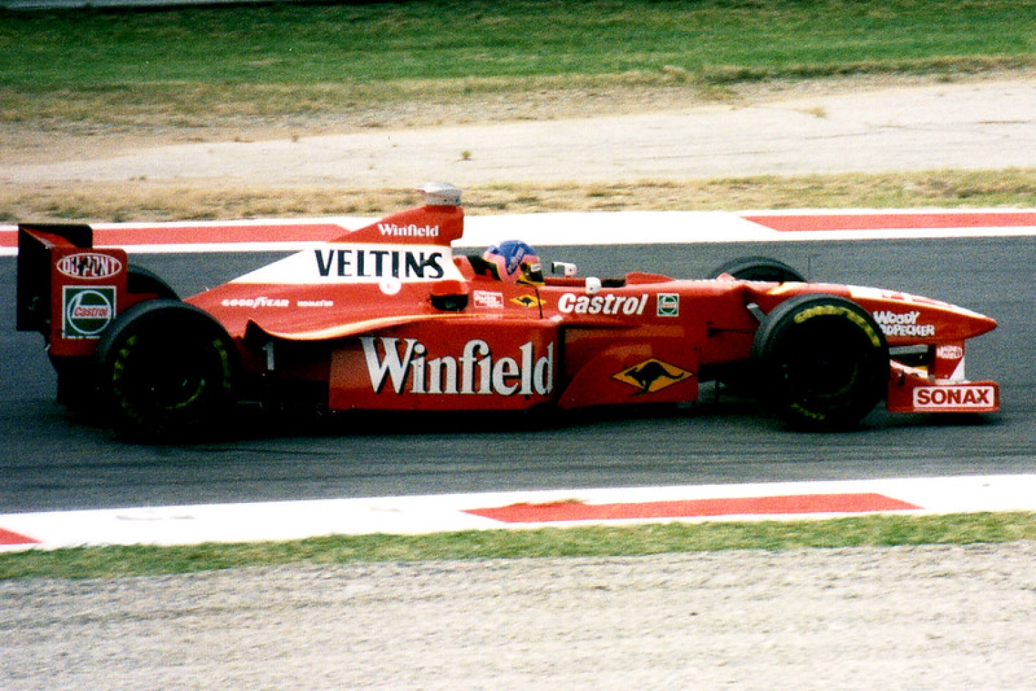 Jacques Villeneuve’s Williams sold at auction along with the Lotus E21