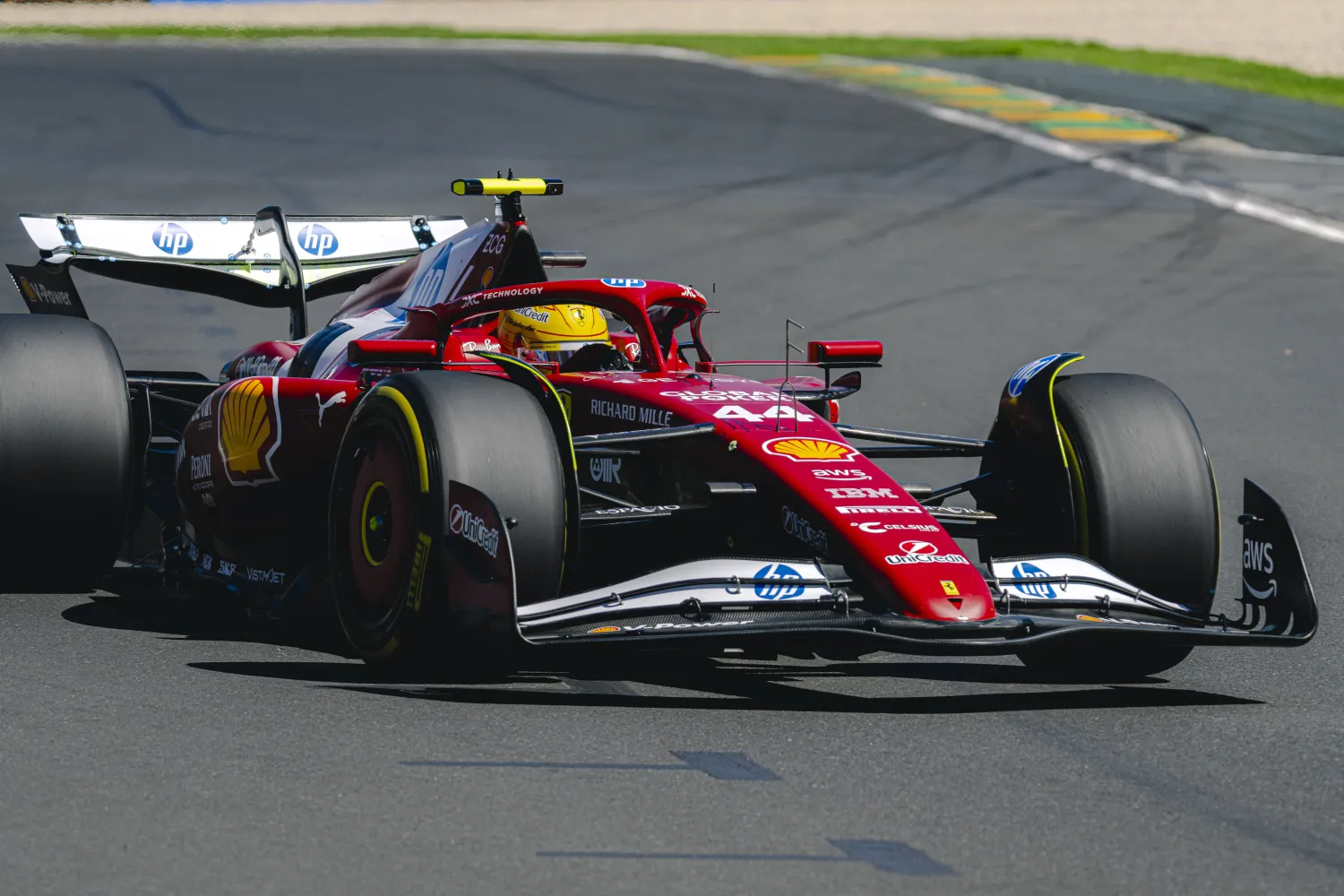 Chinese Grand Prix – Sprint Qualifying: Lewis Hamilton takes his first Ferrari pole, Max Verstappen P2
