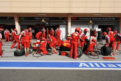 10f1-01-BahrainGP-sat-25