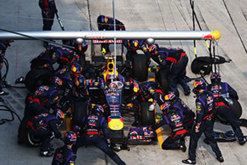 Webber a dû faire face à une crevaison et un accrochage avec Sutil