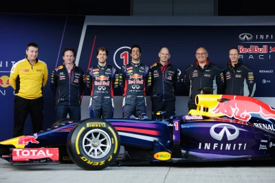 464824711XX00036_Red_Bull_R