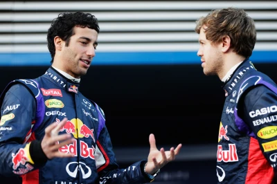 464824711XX00035_Red_Bull_R