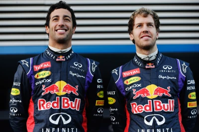 464824711XX00032_Red_Bull_R